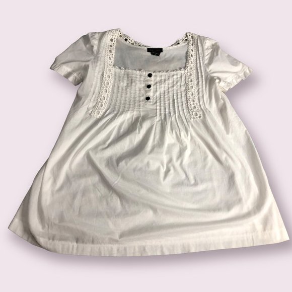 BCBGMaxAzria Tops - 💕 💕 5/$20 or 3/$15 Sale BCBGMaxAzria Short Sleeve 100% Cotton Blouse